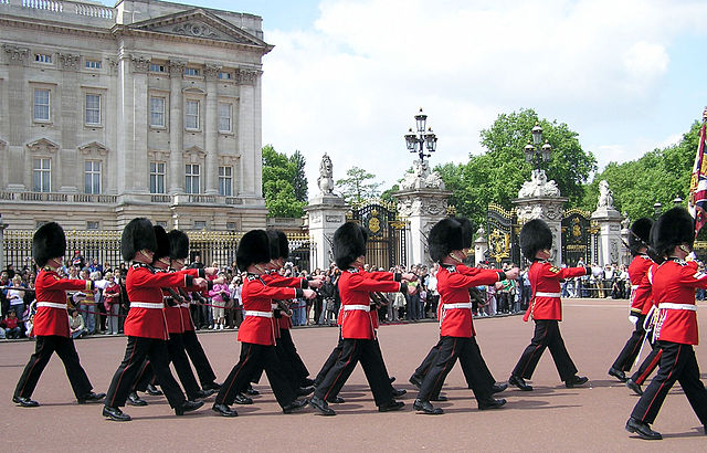 Relève de la garde au palais de Buckingham