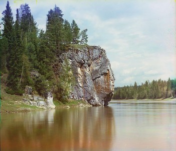 A cliff on the Chusovaya River. One of the color photographs made in 1912 by Prokudin-Gorsky. Public domain. Wikimedia Commons.