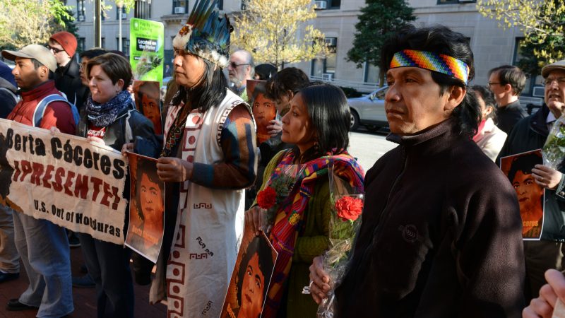Une manifestation à la mémoire de Berta Cáceres, assassinée en 2016. Photo: Comisión Interamericana de Derechos Humanos, utilisée sous licence Creative Commons (CC BY 2.0).
