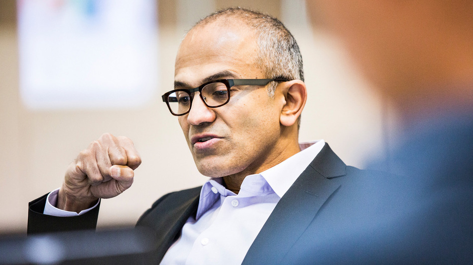 Le dirigeant de Microsoft, Satya Nadella, mène un vaste plan de diversification des activités de la firme pour redresser les comptes.