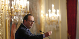 François Hollande n'aime pas &quot;les handicapés qui font commerce de leur handicap&quot;, selon Valérie Trierweiler